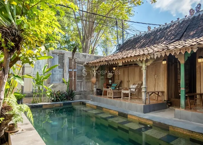 Twospaces Living At Kayu Beach Villa, Nusa Dua Beach
